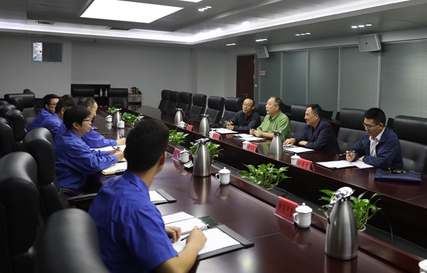 校友代表座谈会 - 副本.JPG