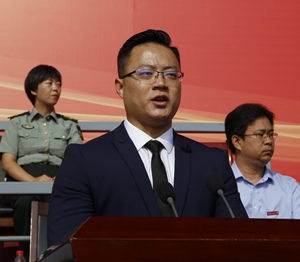 苏泽中 - 副本.JPG